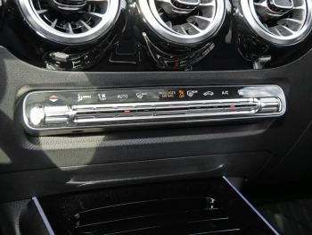 Mercedes-Benz EQA 250 AMG Panorama Distronic Head-Up 360°