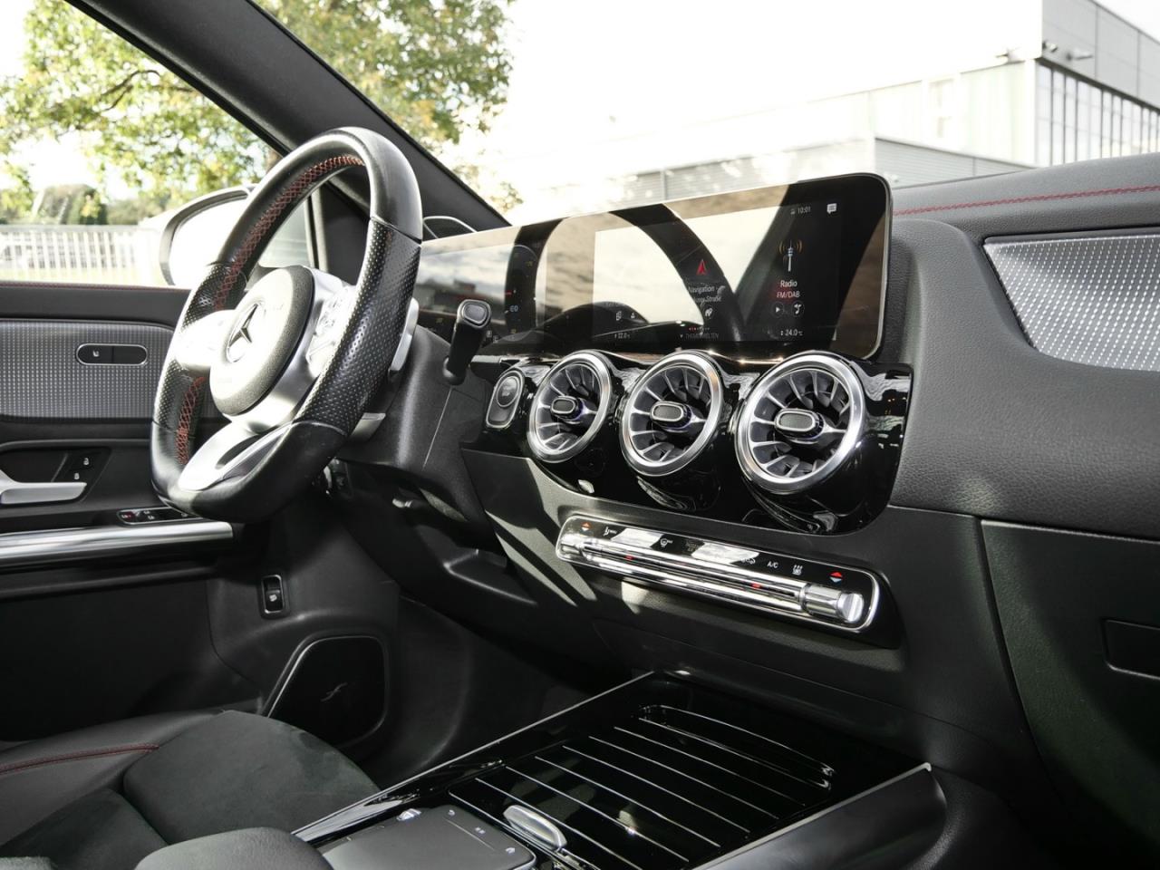 Mercedes-Benz EQA 250 AMG Panorama Distronic Head-Up 360°