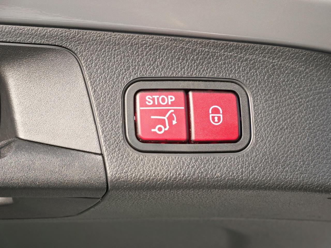 Mercedes-Benz EQA 250 AMG Panorama Distronic Head-Up 360°