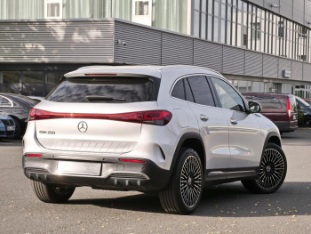 Mercedes-Benz EQA 250 AMG Panorama Distronic Head-Up 360°