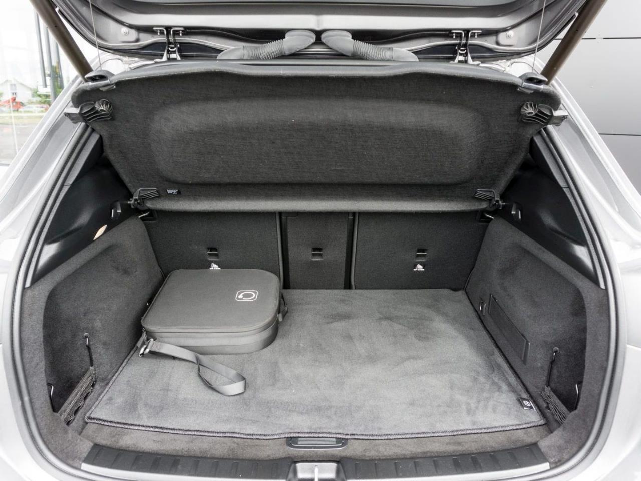 Mercedes-Benz EQA 250 AMG Distronic Head-Up Easy-Pack 360°