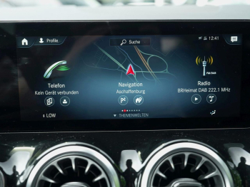 Mercedes-Benz EQA 250+ Progressive Distronic Kamera Easy-P AHK