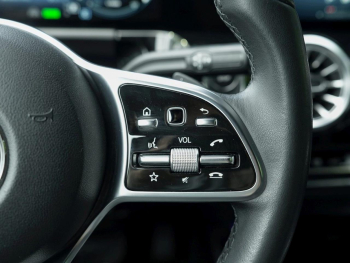 Mercedes-Benz EQA 250+ Progressive Distronic Kamera Easy-P AHK