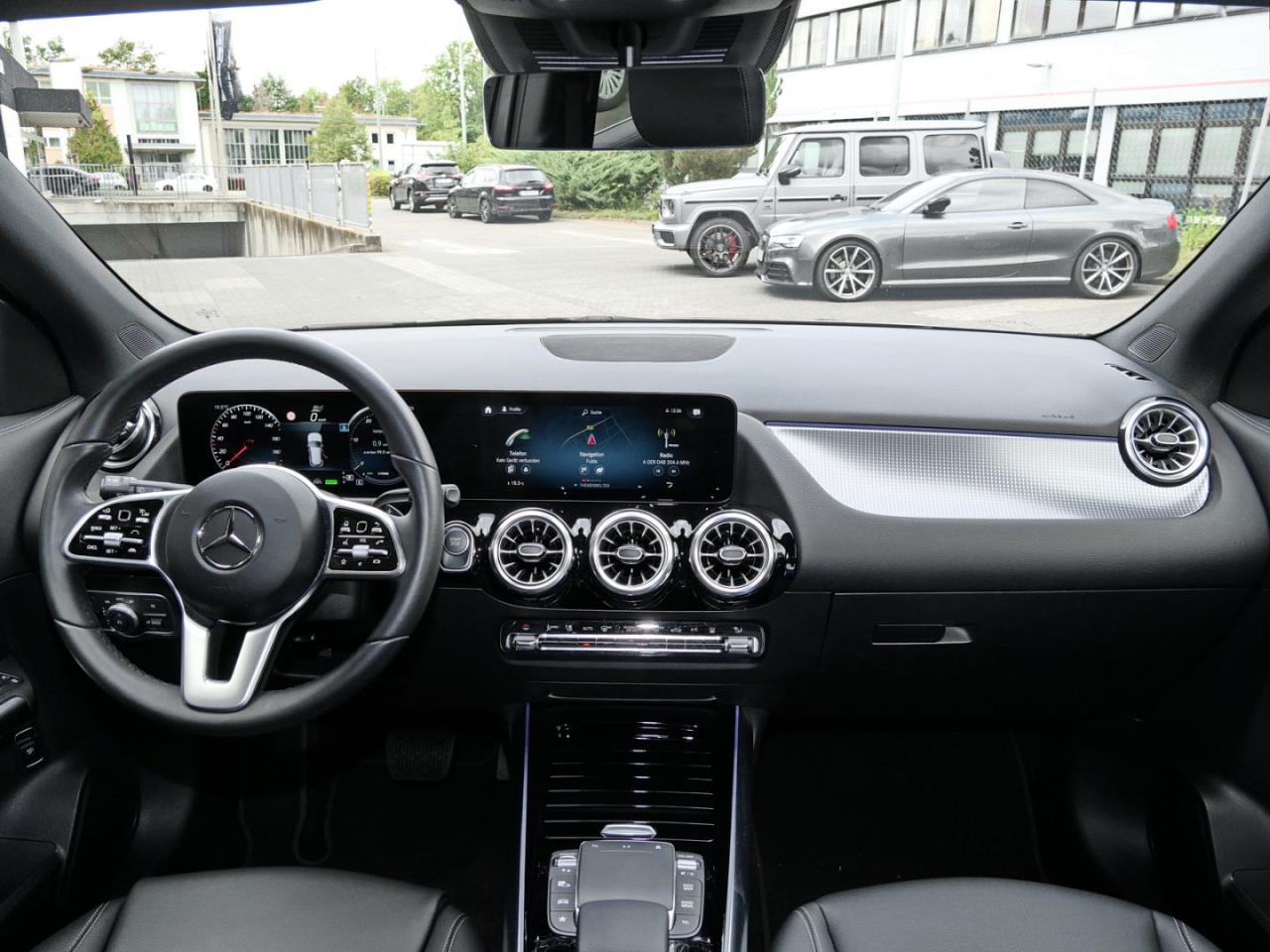 Mercedes-Benz EQA 250+ Progressive Distronic Navi EasyP Klima
