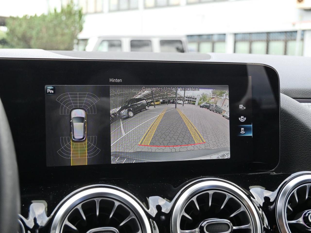 Mercedes-Benz EQA 250+ Progressive Distronic Navi EasyP Klima
