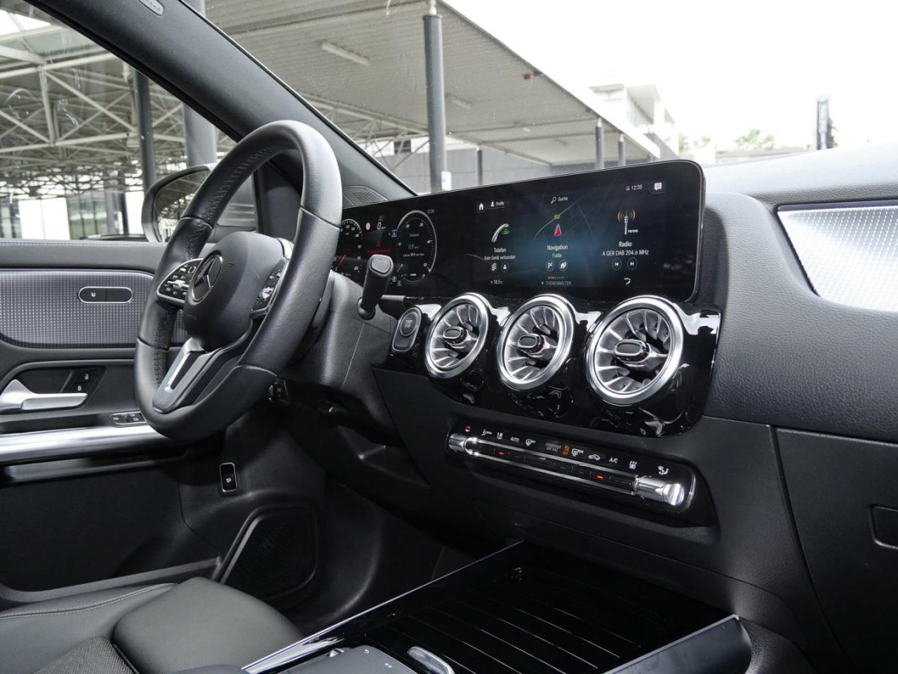 Mercedes-Benz EQA 250+ Progressive Distronic Navi EasyP Klima