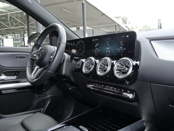 Mercedes-Benz EQA 250+ Progressive Distronic Navi EasyP Klima
