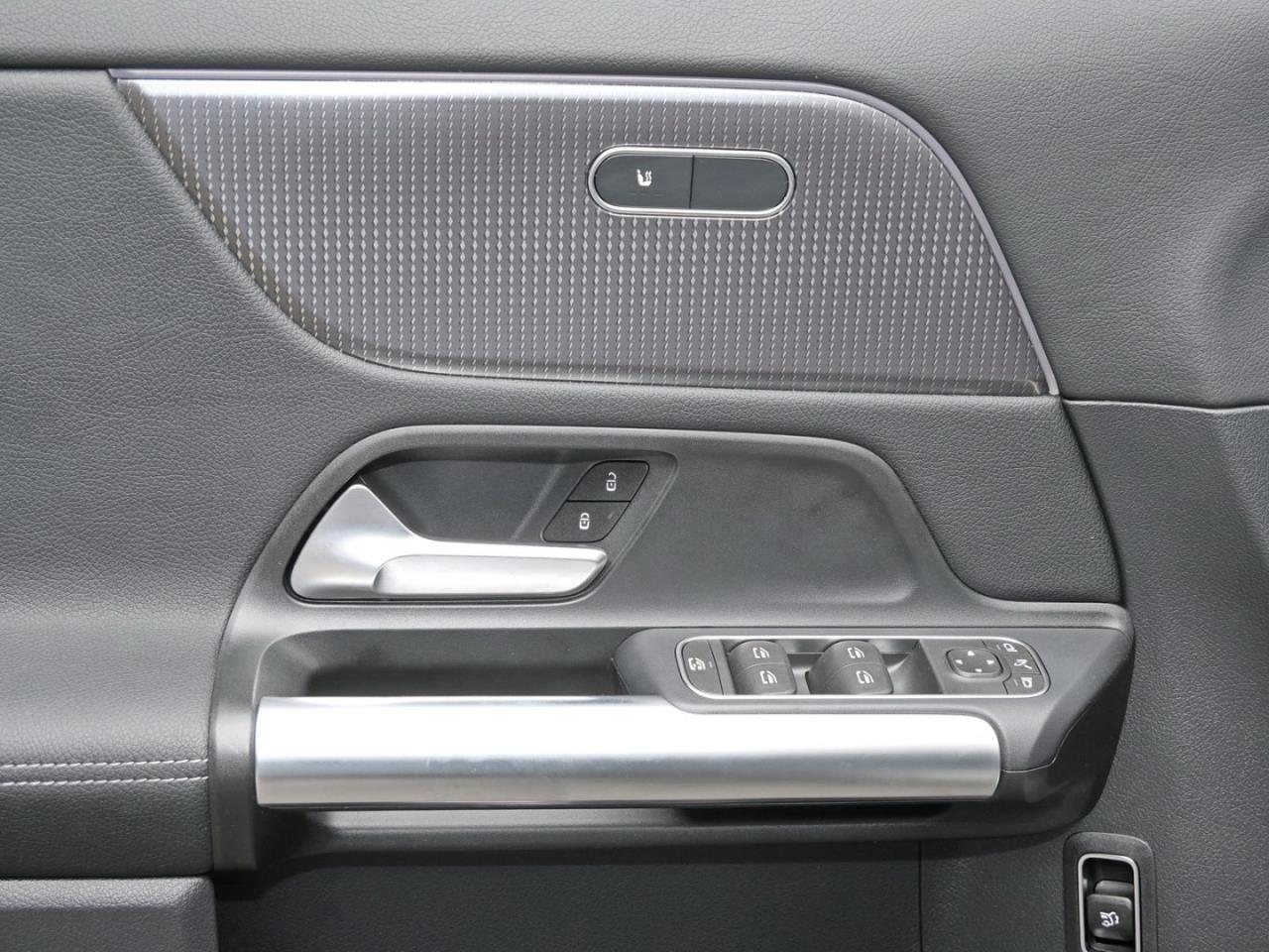 Mercedes-Benz EQA 250+ Progressive Distronic Navi EasyP Klima