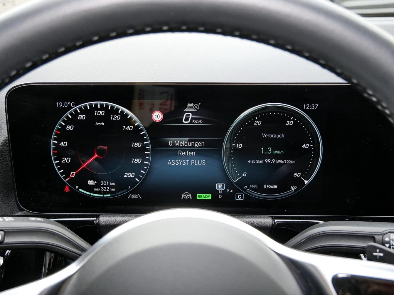 Mercedes-Benz EQA 250+ Progressive Distronic Navi EasyP Klima