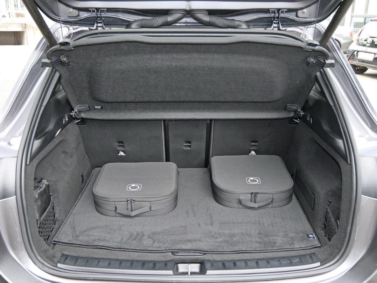 Mercedes-Benz EQA 250+ Progressive Distronic Navi EasyP Klima