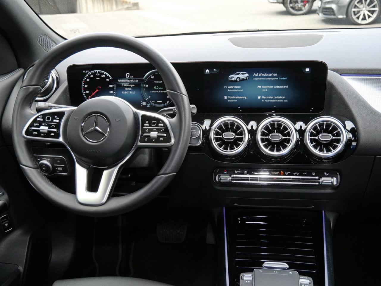 Mercedes-Benz EQA 250+ Progressive Distronic Navi EasyP Klima
