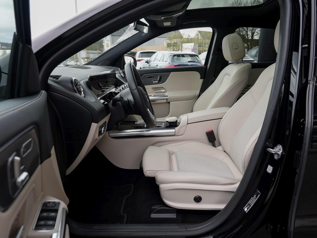 Mercedes-Benz EQA 250 Progressive Night Panorama Memory 360°