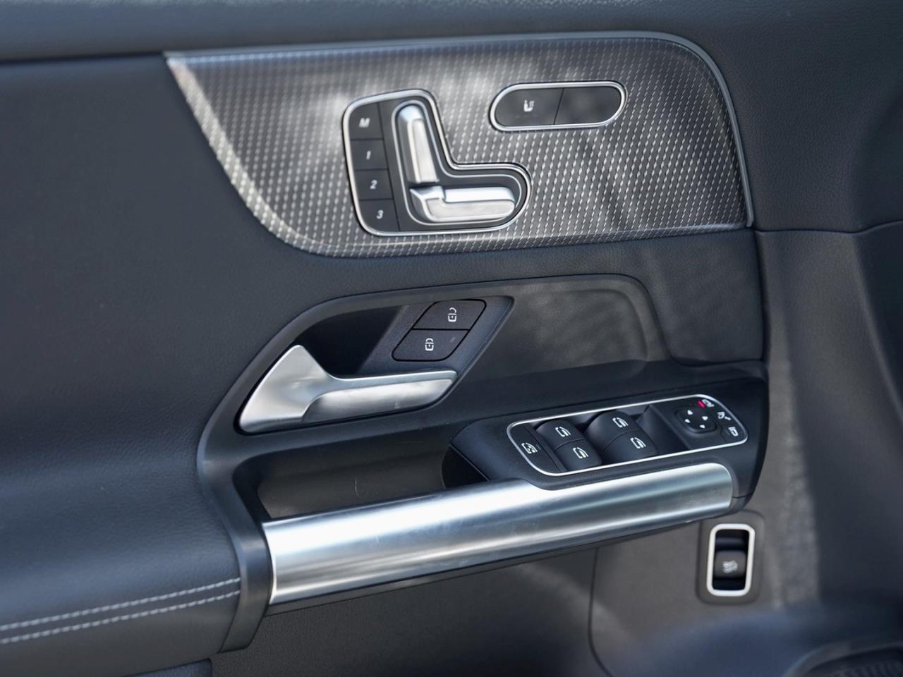Mercedes-Benz EQA 250 AMG MBUX Navi+ Kamera Easy-Pack