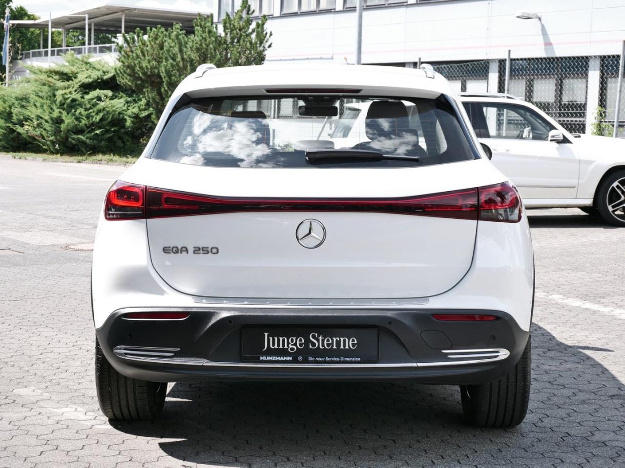 Mercedes-Benz EQA 250 Progressive MBUXNavi+ Kamera Easy-Pack