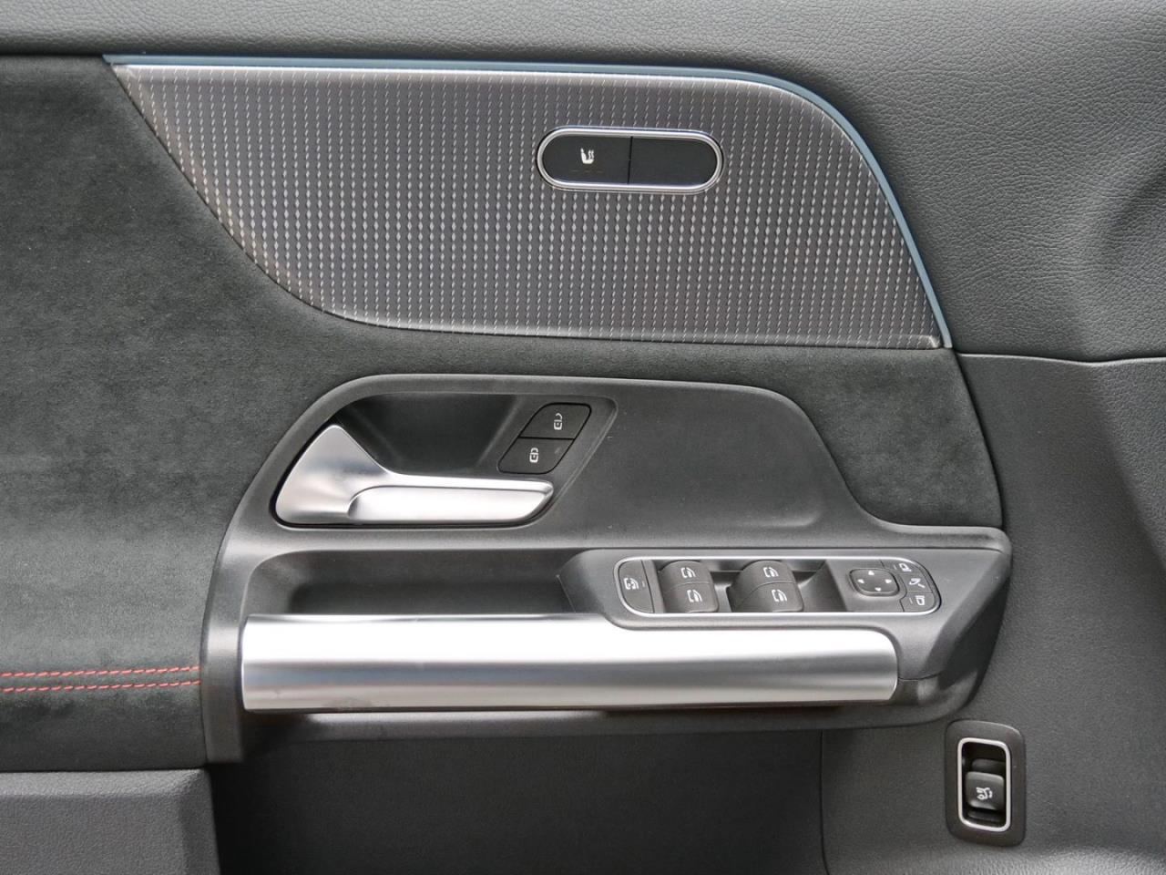 Mercedes-Benz EQA 300 4M AMG Distronic Advanced-Paket Kamera