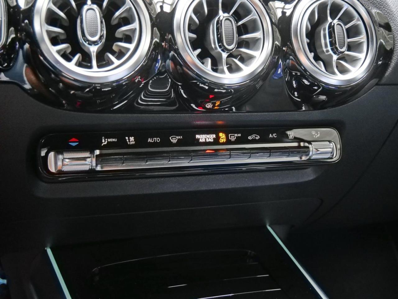 Mercedes-Benz EQA 300 4M AMG Distronic Advanced-Paket Kamera