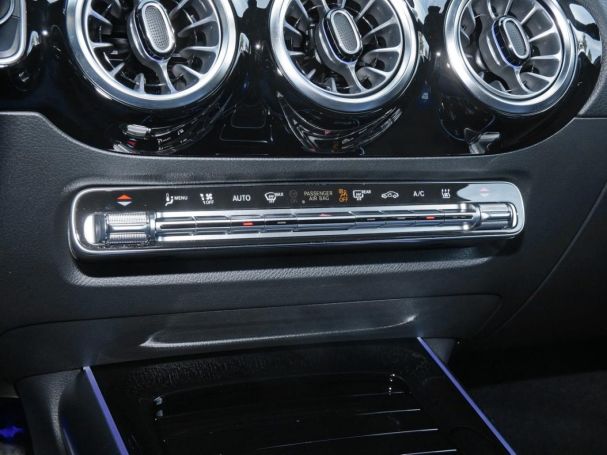 Mercedes-Benz EQA 300 4M AMG Night MBUX-Navi Distronic Kamera
