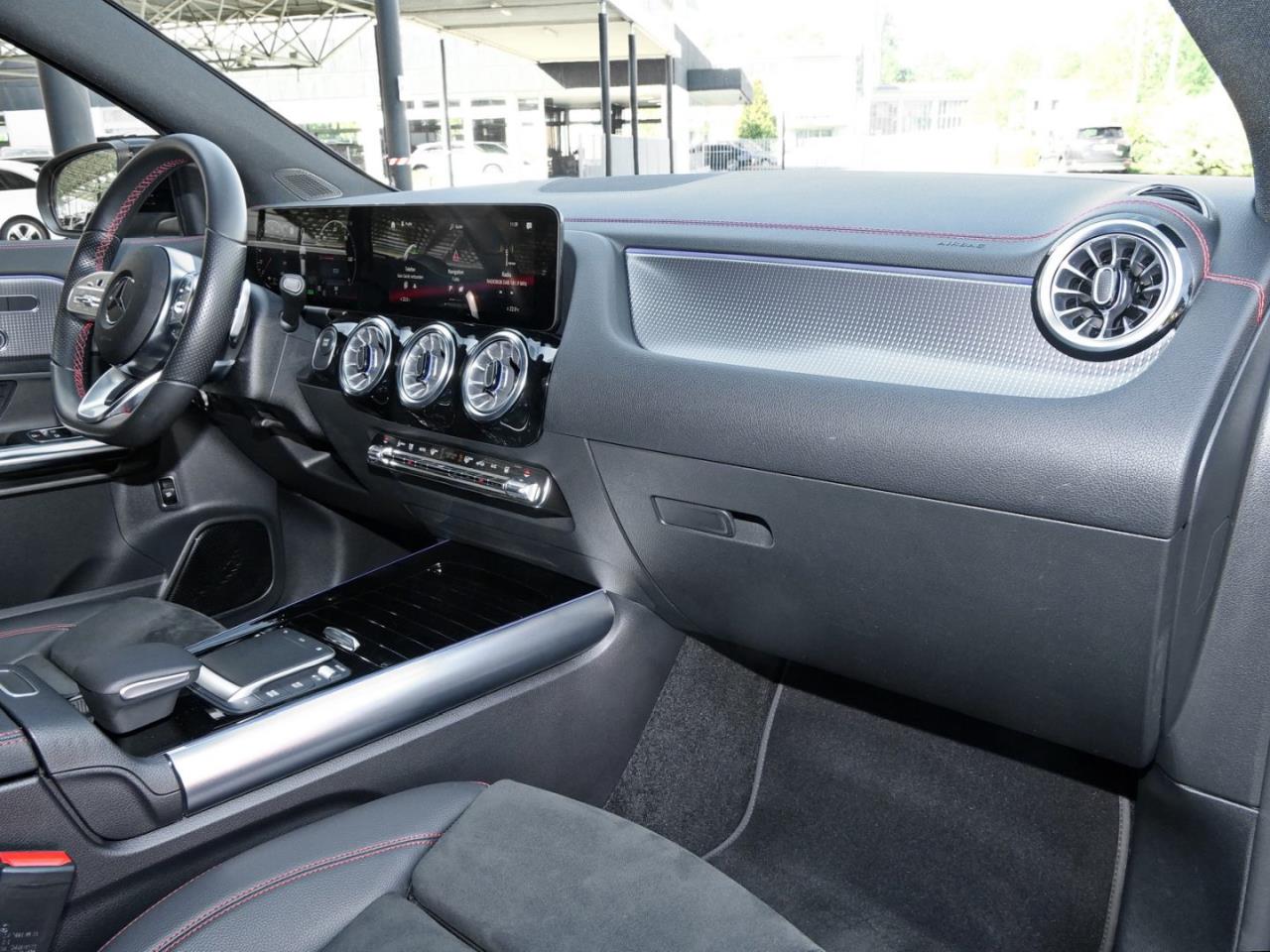 Mercedes-Benz EQA 300 4M AMG Night MBUX-Navi Distronic Kamera