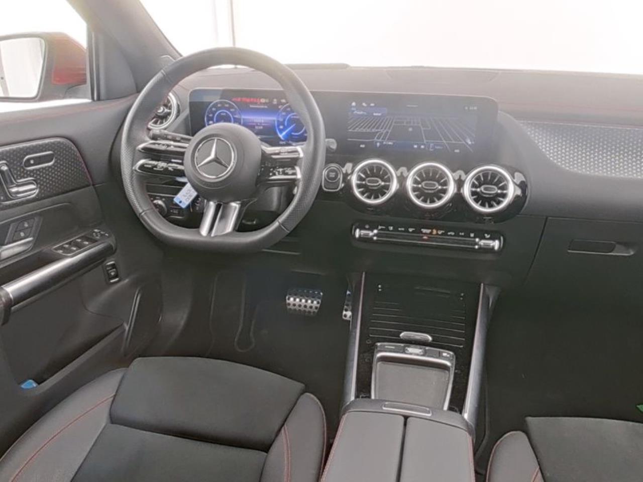 Mercedes-Benz EQA 300 4M AMG Distronic HeadUp Kamera AHK Memory