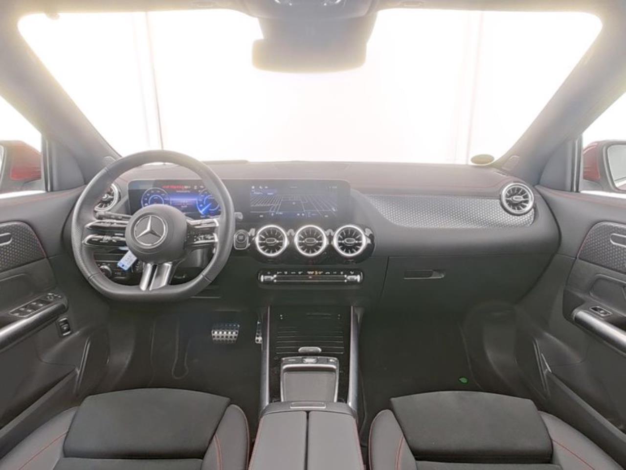 Mercedes-Benz EQA 300 4M AMG Distronic HeadUp Kamera AHK Memory