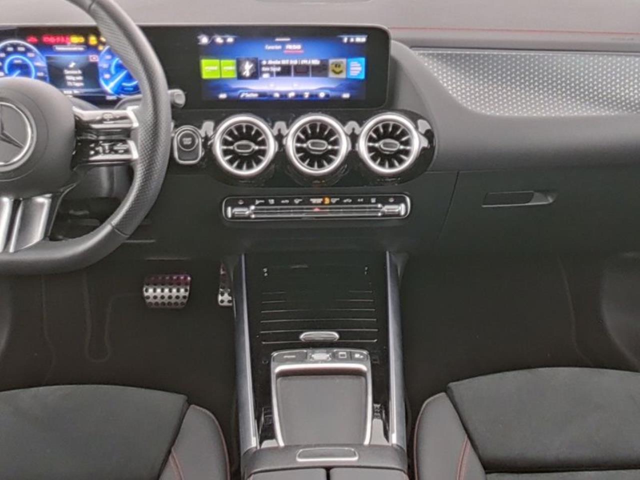 Mercedes-Benz EQA 300 4M AMG Distronic HeadUp Memory 360°