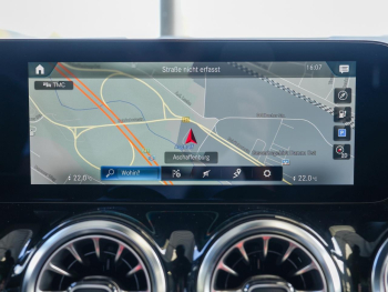 Mercedes-Benz EQA 300 4M Progressive Distronic Kamera HUD AHK