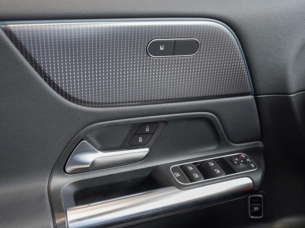Mercedes-Benz EQA 300 4M Progressive Distronic Kamera HUD AHK
