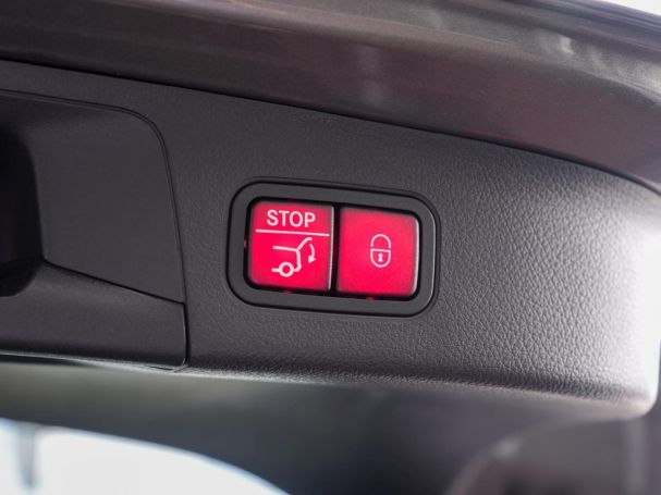 Mercedes-Benz EQA 300 4M Progressive Distronic Kamera HUD AHK