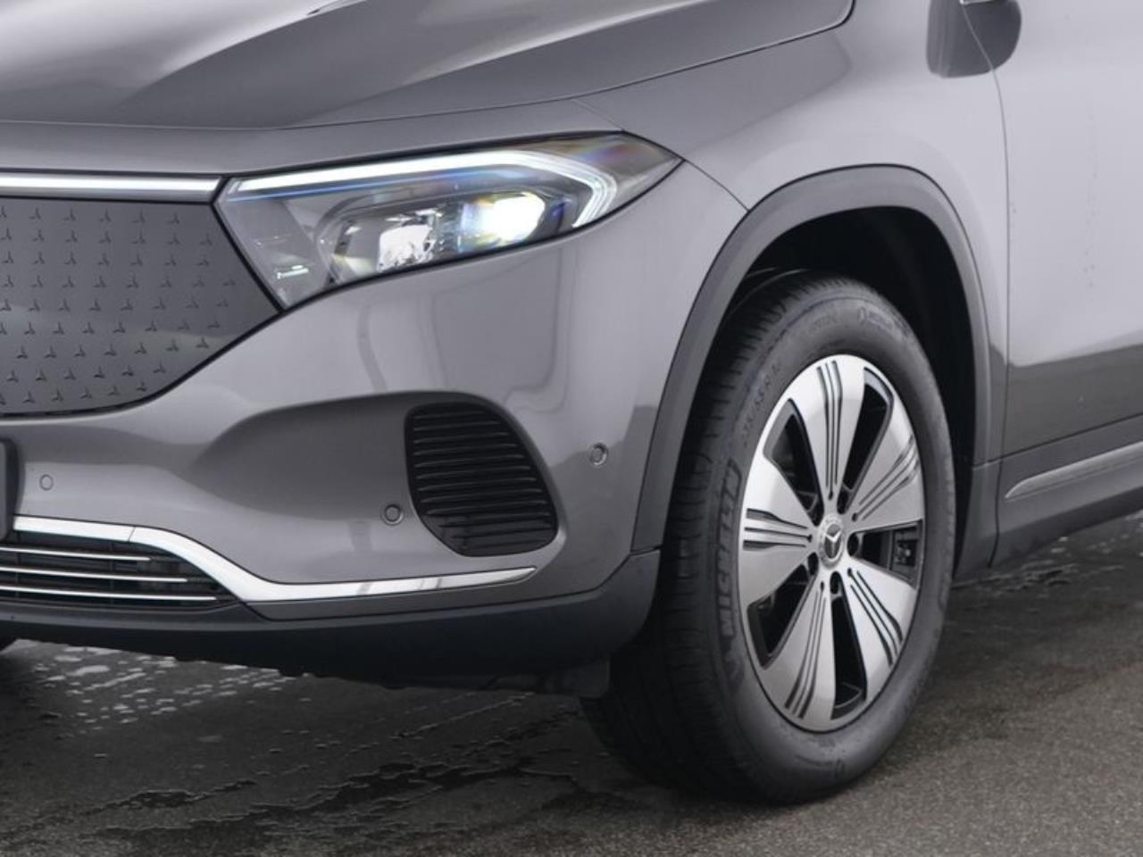 Mercedes-Benz EQA 300 4M Progressive Panorama Kamera Easy-Pack