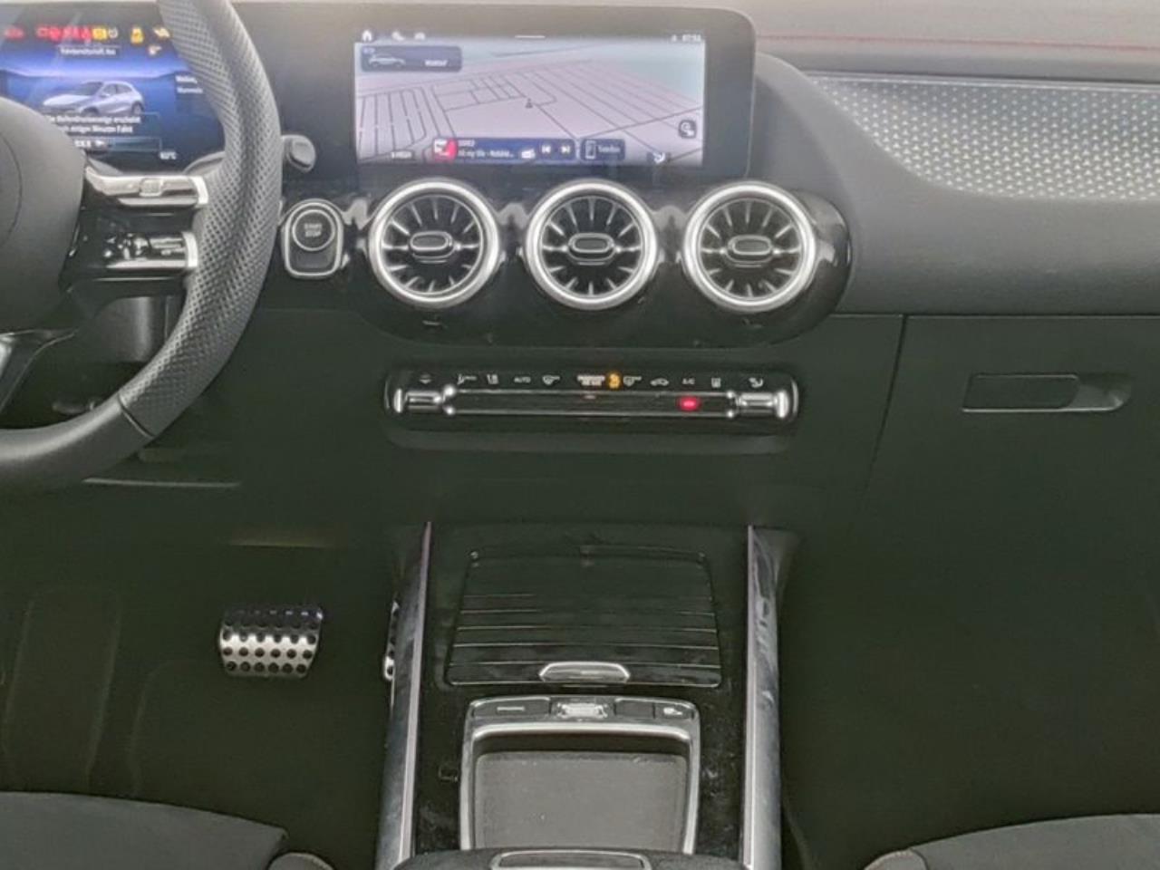 Mercedes-Benz EQA 300 4M AMG Night MBUXNavi Kamera Easy-Pack