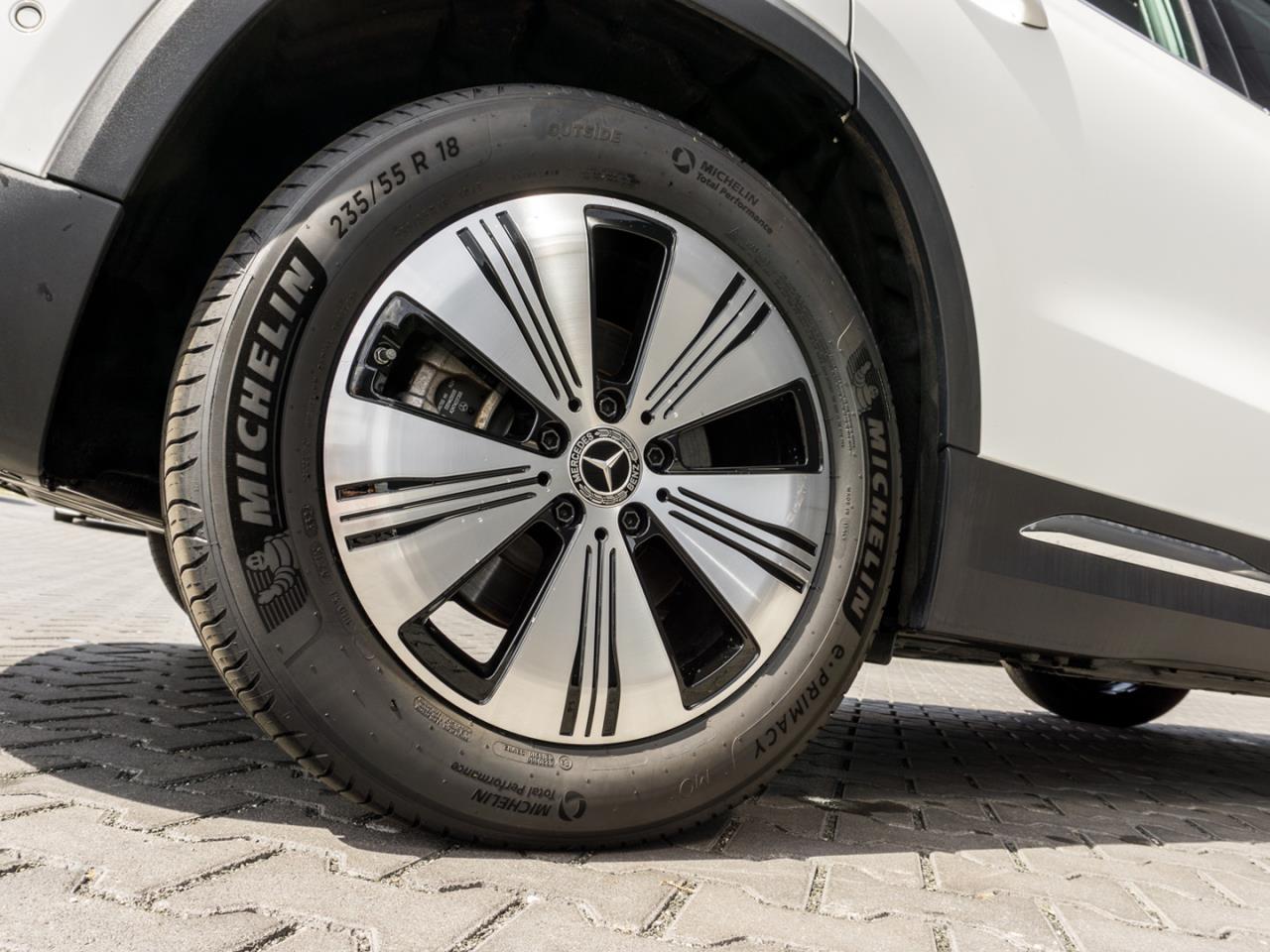 Mercedes-Benz EQA 300 4M Progressive EasyPack Navi Kamera SHZ