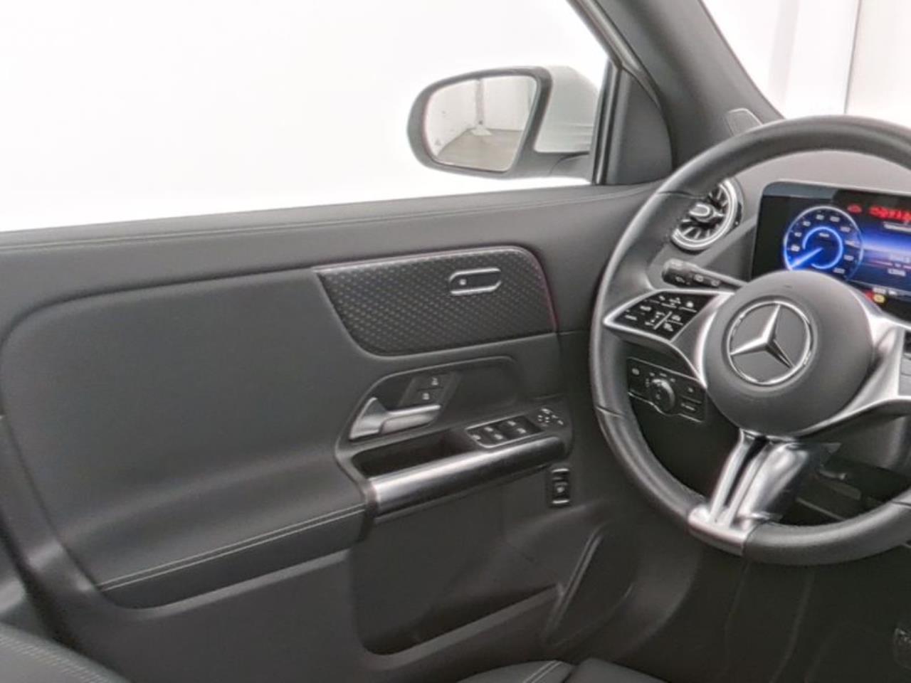 Mercedes-Benz EQA 300 4M Progressive MBUXNavi-Prem. Kamera