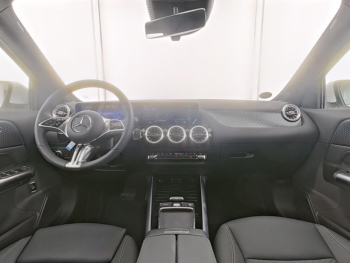 Mercedes-Benz EQA 300 4M Progressive Distronic Easy-Pack 360°