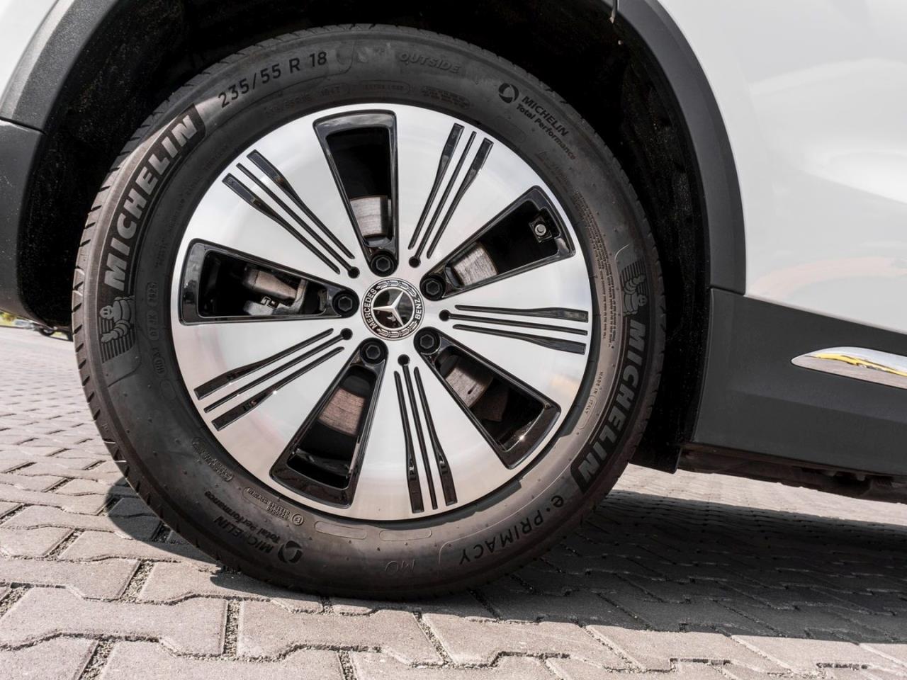 Mercedes-Benz EQA 300 4M Progressive MBUXNavi-Prem. Kamera