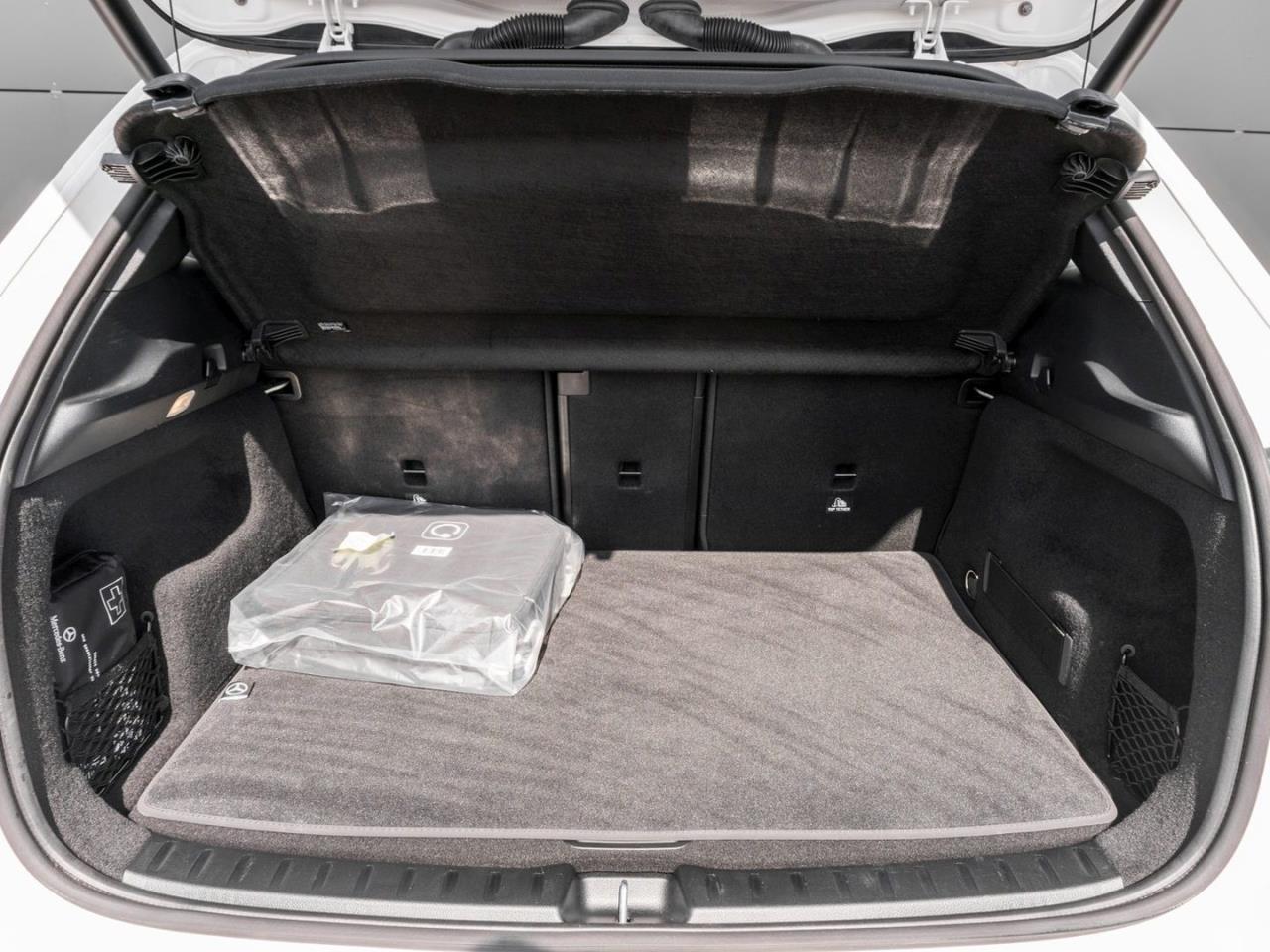 Mercedes-Benz EQA 300 4M Progressive MBUXNavi-Prem. Kamera