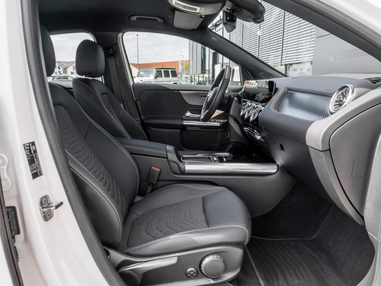 Mercedes-Benz EQA 300 4M Progressive MBUXNavi-Prem. Kamera
