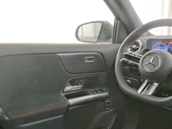 Mercedes-Benz EQA 350 4M AMG Distronic SpurhalteP 360° EasyP