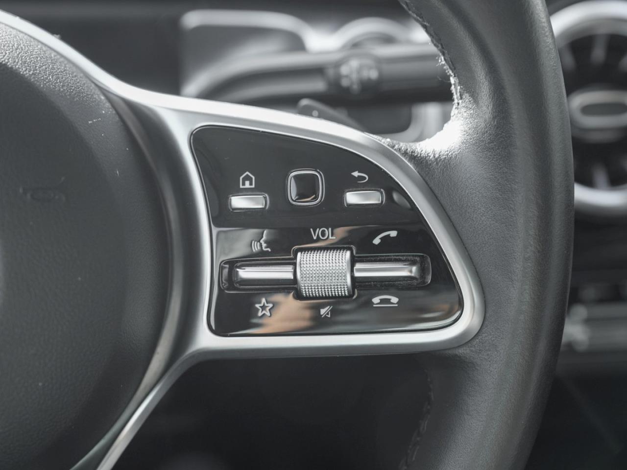 Mercedes-Benz EQB 250+ Progressive Distronic Panorama 360°