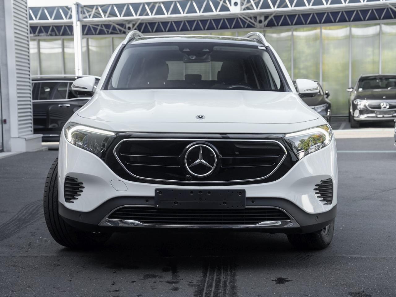 Mercedes-Benz EQB 250+ Progressive Distronic Panorama 360°
