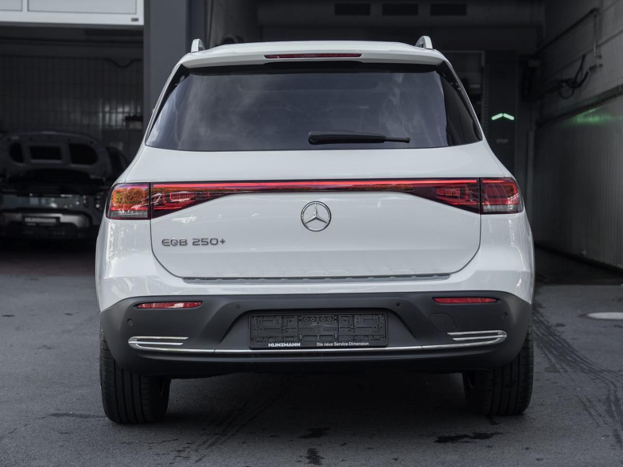 Mercedes-Benz EQB 250+ Progressive Distronic Panorama 360°