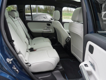 Mercedes-Benz EQB 300 4M AMG Edition1 Panorama Distronic 360°