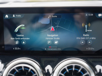 Mercedes-Benz EQB 300 4M AMG Edition1 Panorama Distronic 360°