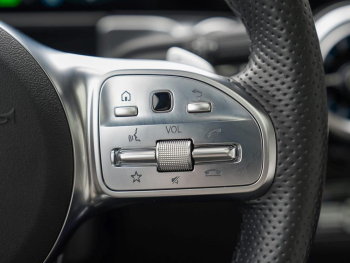 Mercedes-Benz EQB 300 4M AMG Edition1 Panorama Distronic 360°