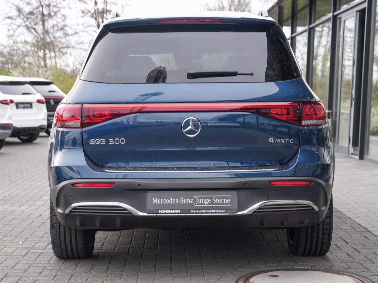 Mercedes-Benz EQB 300 4M AMG Edition1 Panorama Distronic 360°