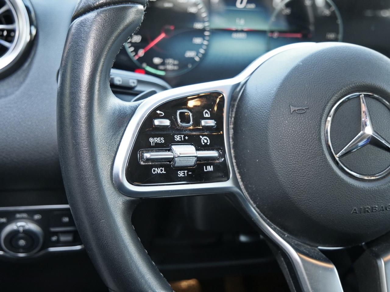 Mercedes-Benz EQB 300 4M Progressive MBUX Navi Kamera Totwinkel