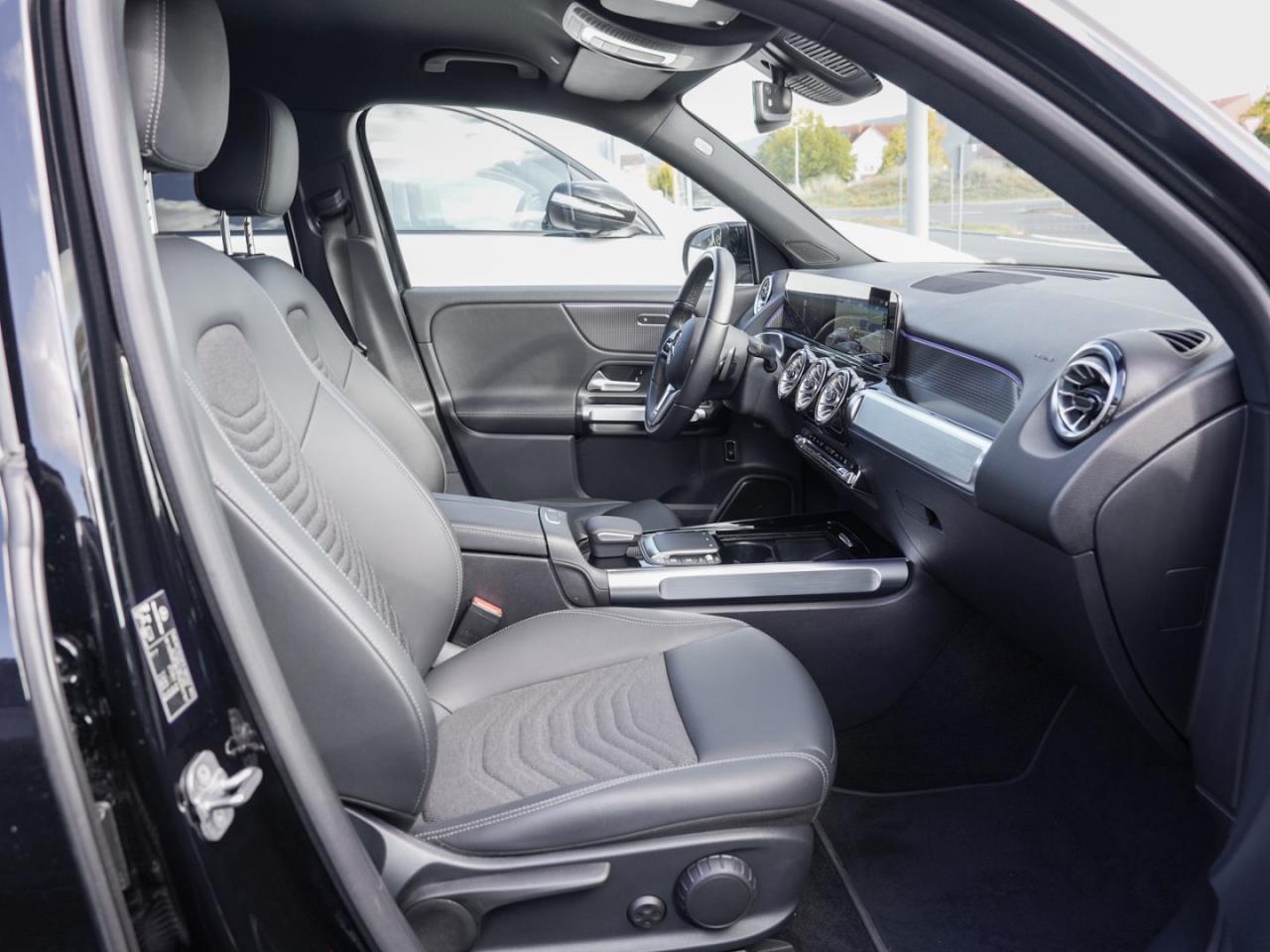 Mercedes-Benz EQB 300 4M Progressive MBUXNavi EasyPack Kamera
