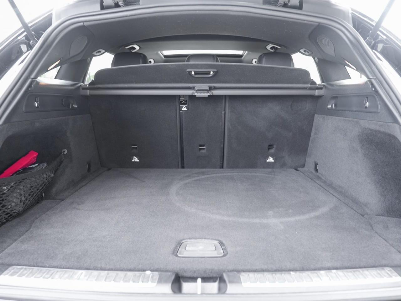 Mercedes-Benz EQC 400 4M AMG Line AMG Schiebedach HeadUp 360°