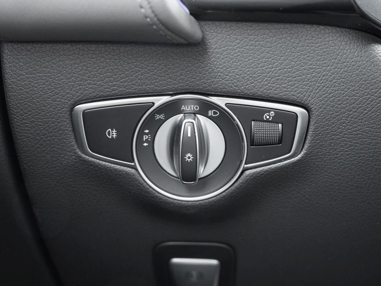 Mercedes-Benz EQC 400 4M AMG Schiebedach HeadUp 360° Memory