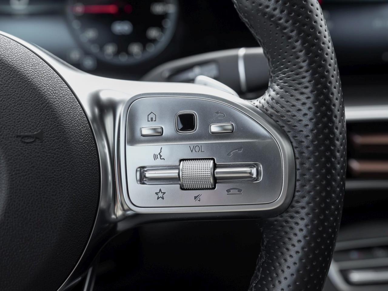 Mercedes-Benz EQC 400 4M AMG Schiebedach HeadUp 360° Memory