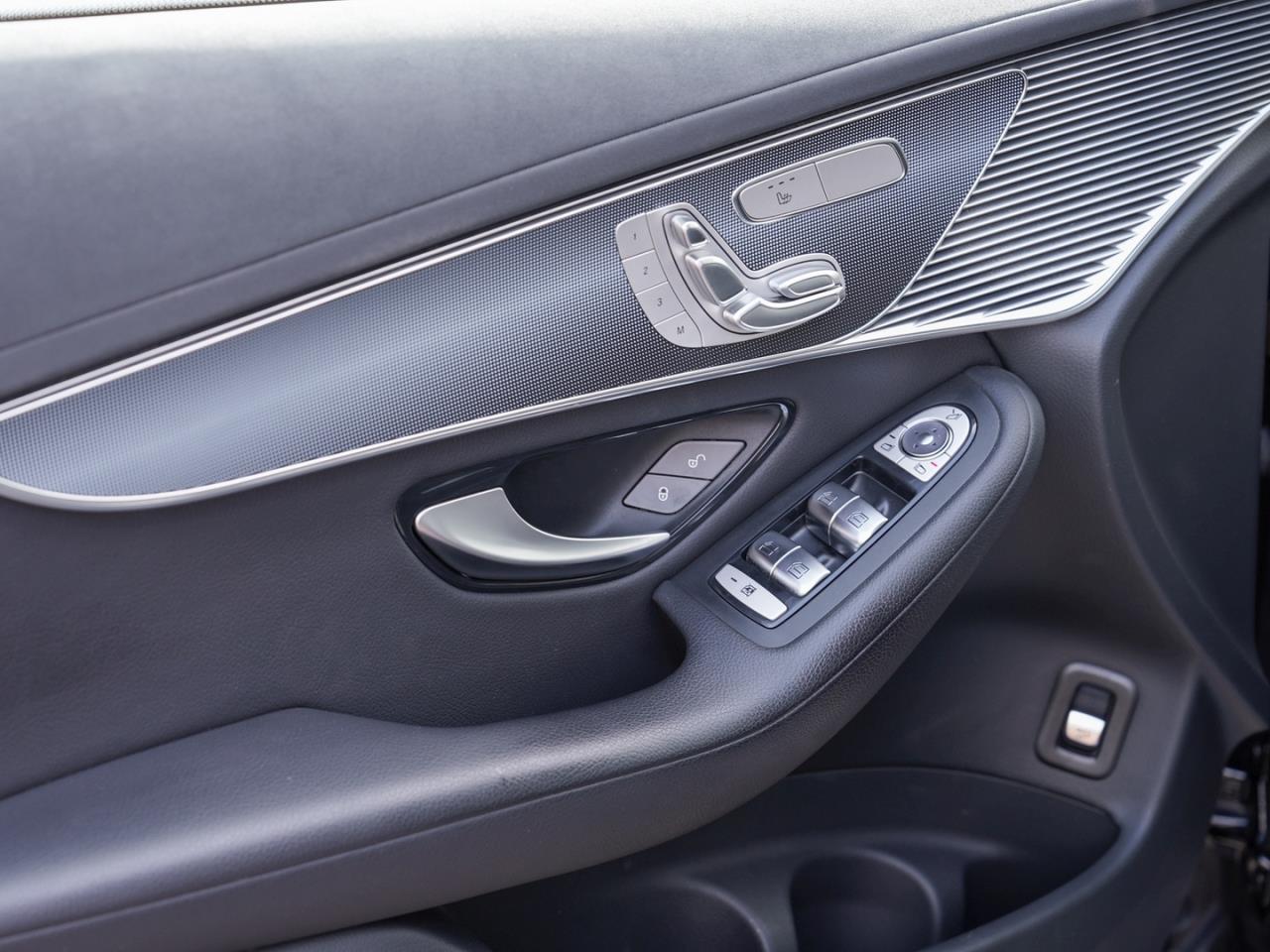 Mercedes-Benz EQC 400 4M Navi Distronic Memory AHK 360°